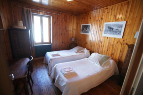 Chez Jean Pierre - Bedroom in a 17th century house - n 4